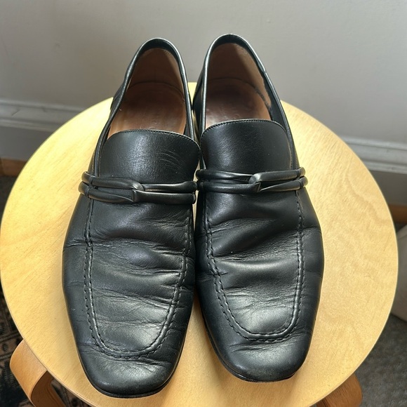 Gucci Men’s Black Leather Knot Loafers - Picture 1 of 6